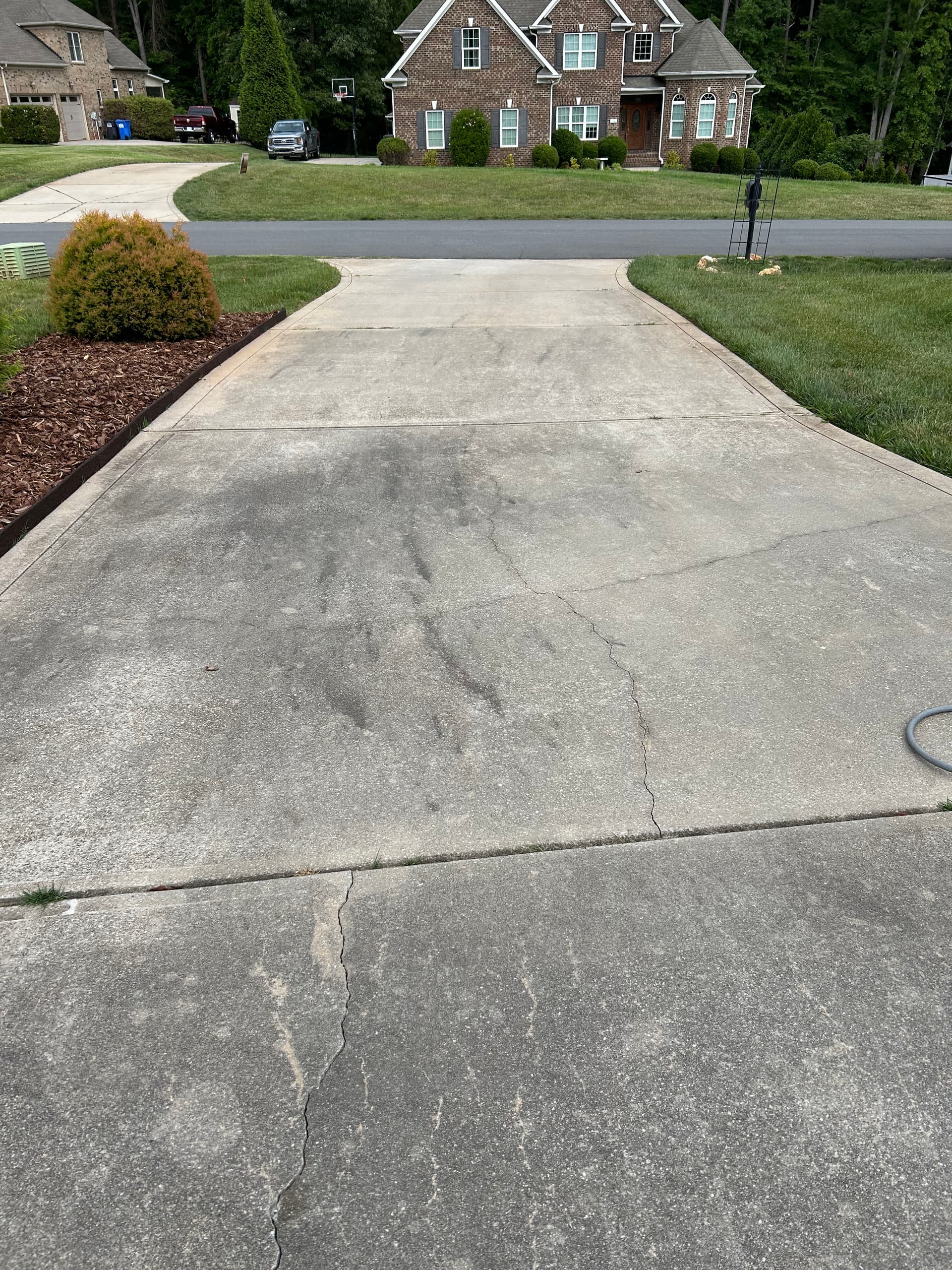 Driveway and Sidewalk Pressure Washing in Mooresville image