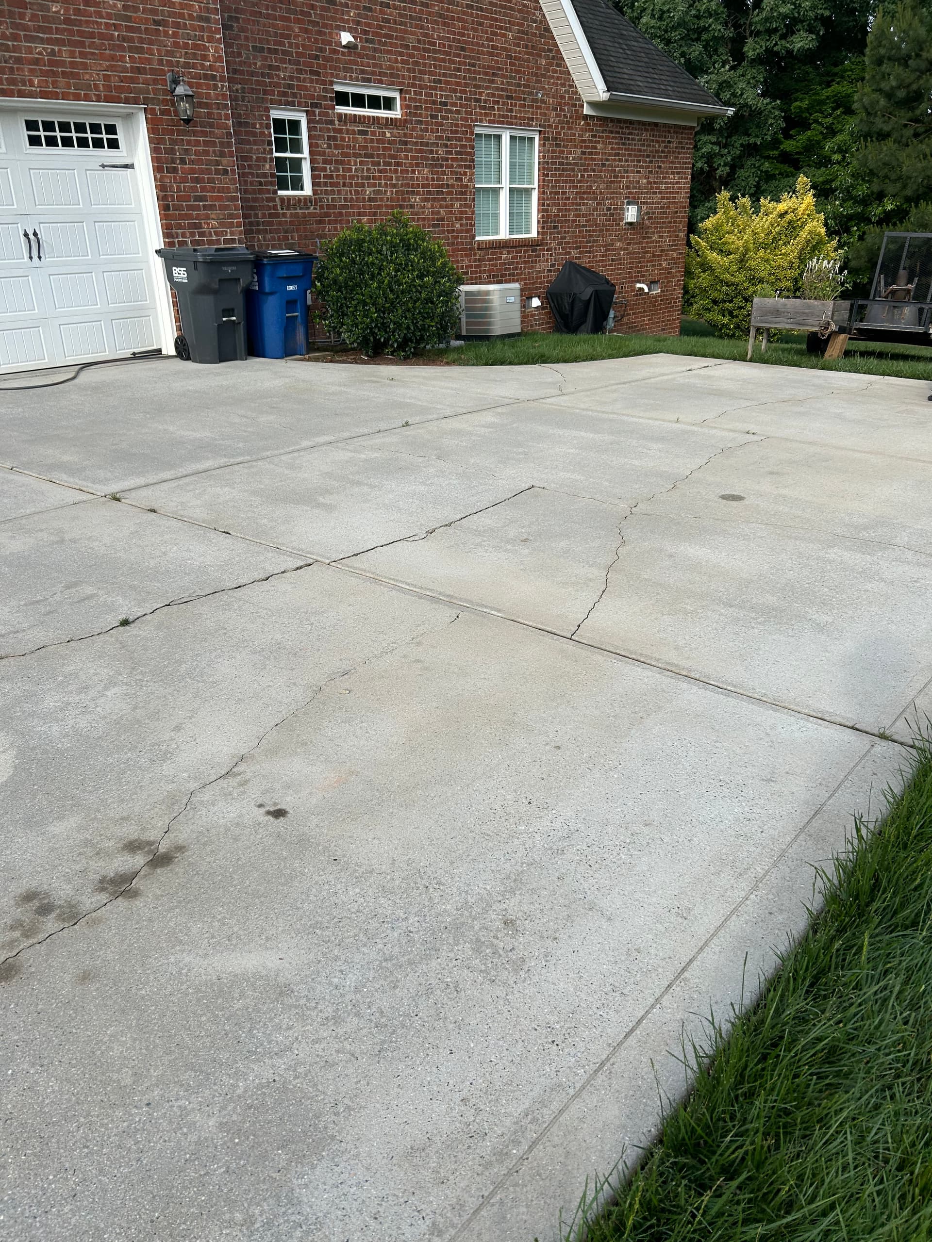 Gallery photos for Driveway and Sidewalk Pressure Washing in Mooresville: Image #5