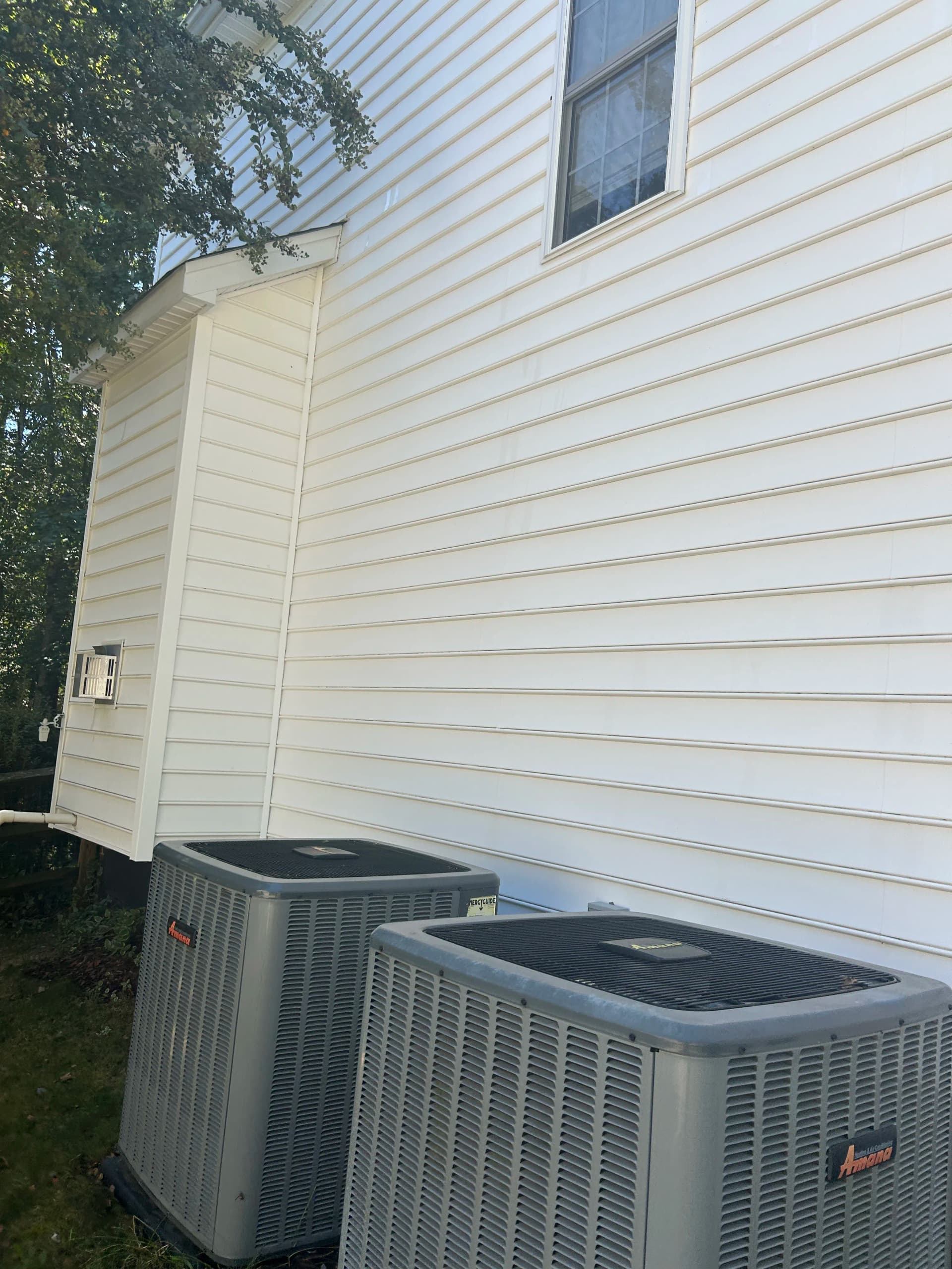 Gallery photos for White Vinyl Siding Soft Wash Brings This Lake Norman Home Back to Life: Image #1
