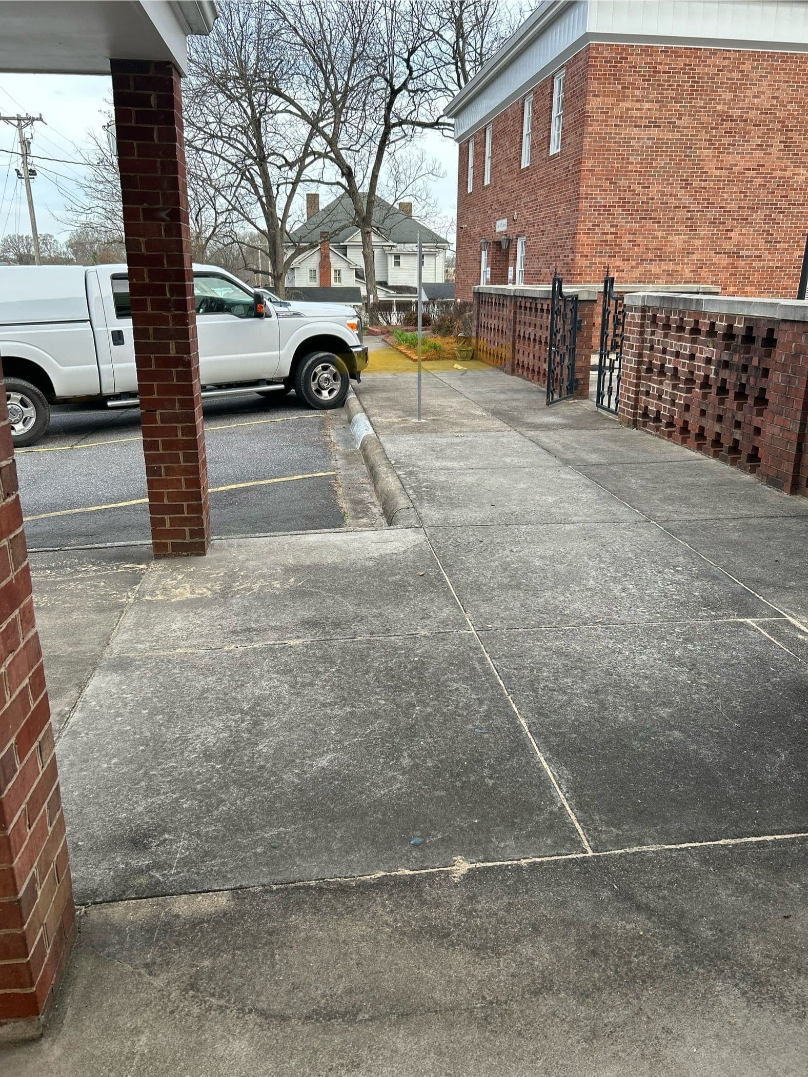 Gallery photos for Church Courtyard Cleanup in Statesville NC: Image #4